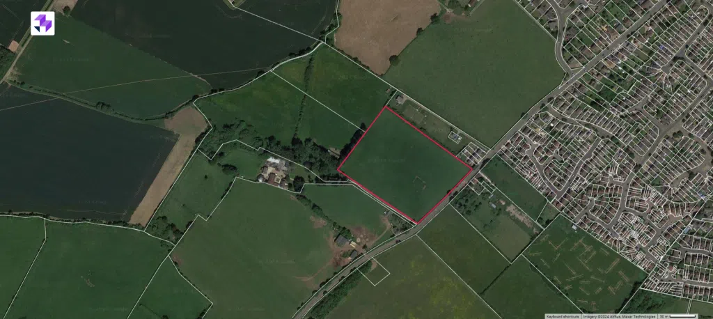 Aerial image of a plot of strategic land in Leighton Road, Toddington. Where Colecar Strategic Land has entered into an option agreement to promote the 7.7-acre plot.